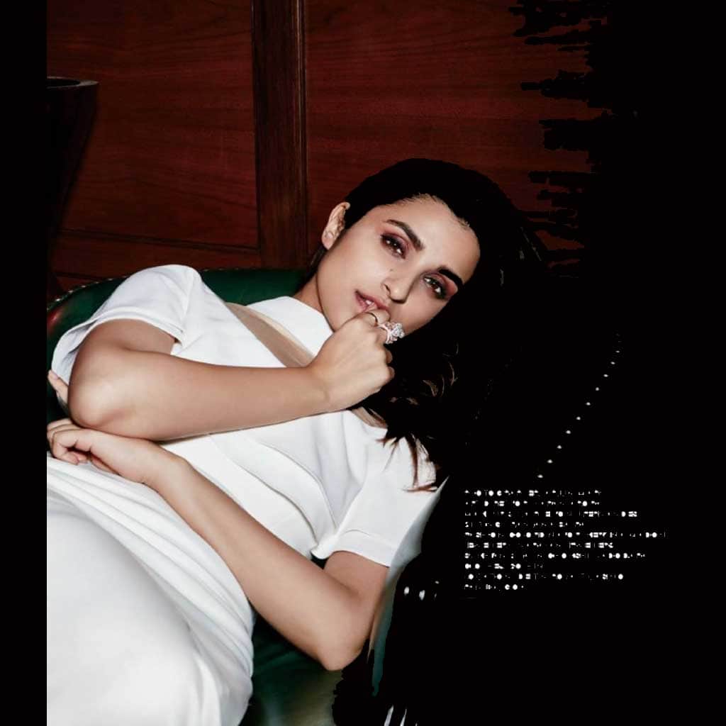 Hot Photo shoot Of Parineeti For Magezine