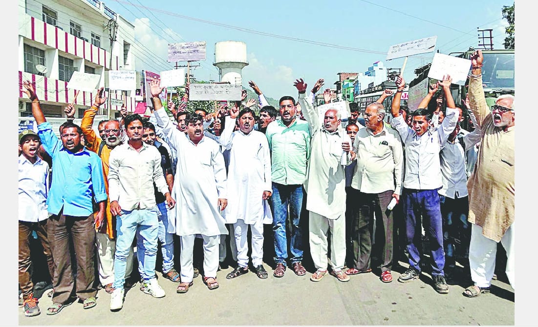 protest over Matador accident in Ghordi