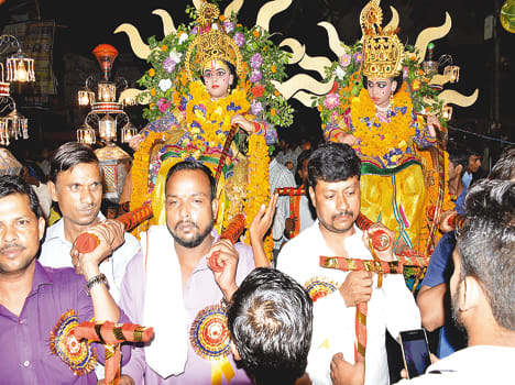 Ramzi's out riding, the glory of Rama Unfathomable