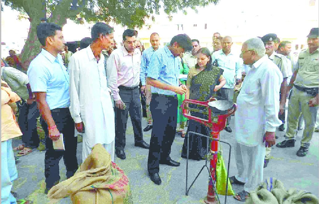 sirsa mandi visit, sirsa mandi, chief secretry haryana, chief secretry visit sirsa mandi, sirsa