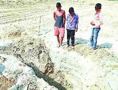 Shahpur Khurd-Burd some unscrupulous elements were found in the ring well