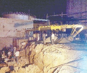  Bijnor Wall fell, killing five people buried in the rubble, 15 injured