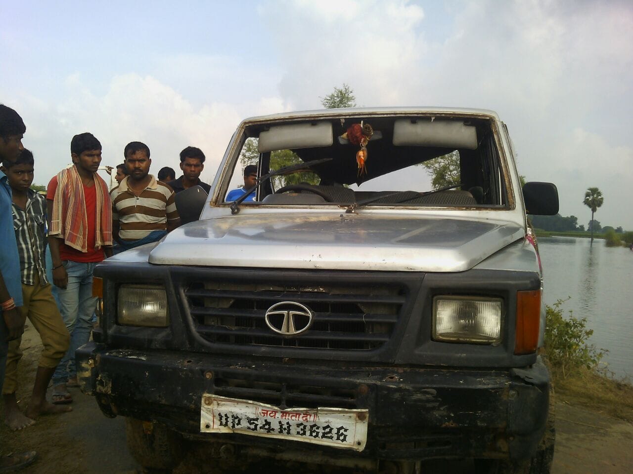 Ghazipur : river bridge collapse capacitance Bolero, 9 killed