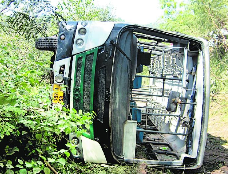 tewenty seven injured in hrtc bus accident