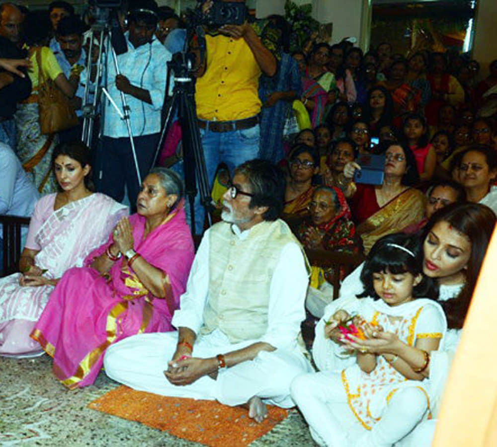 bachchan family celebrating durga puja 