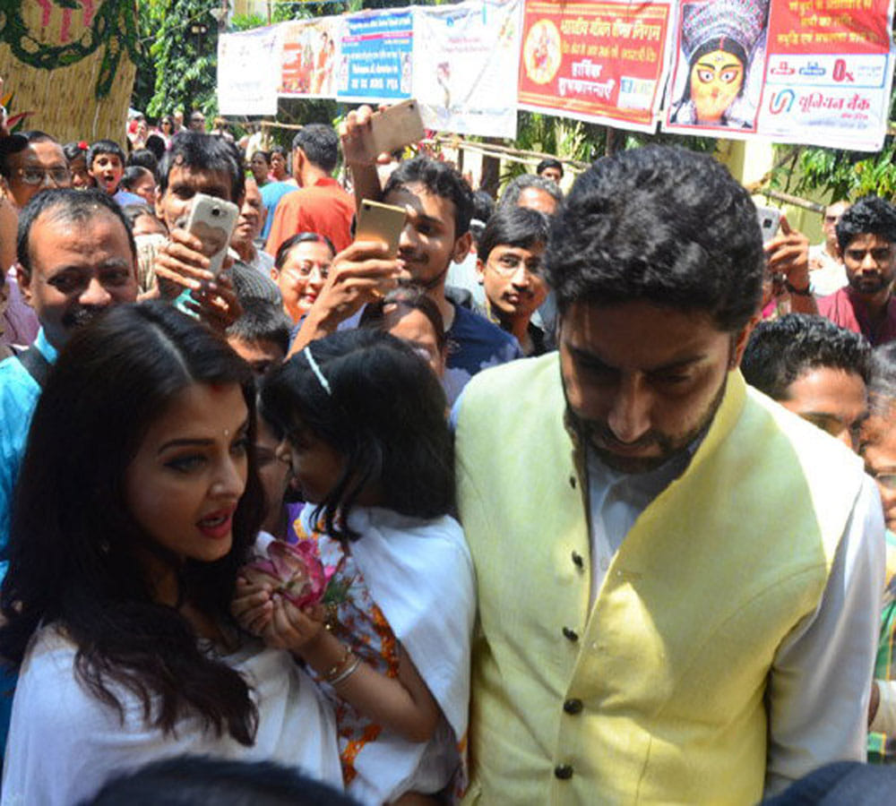 bachchan family celebrating durga puja 