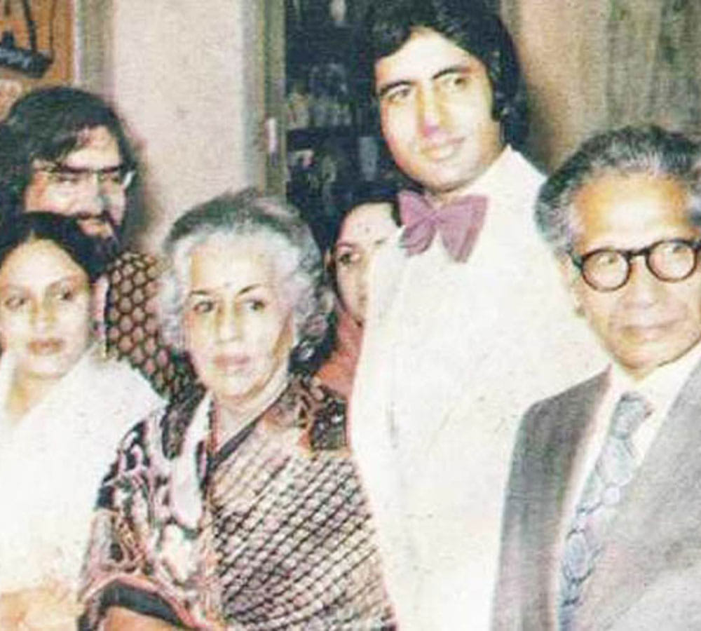 amitabh bachchan share a picture his parents and shweta bachchan
