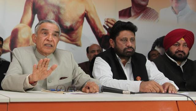 dispute in chandigarh congress due to oath affidevit with nagar nigam election ticket application