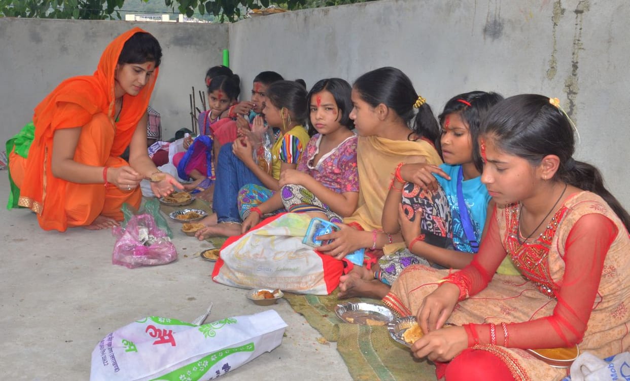 Including temples, devotees descended on the ghats on Ganga Ram Navami