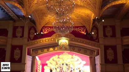 Durga is decorated stalls along the lines of the Paris Opera House