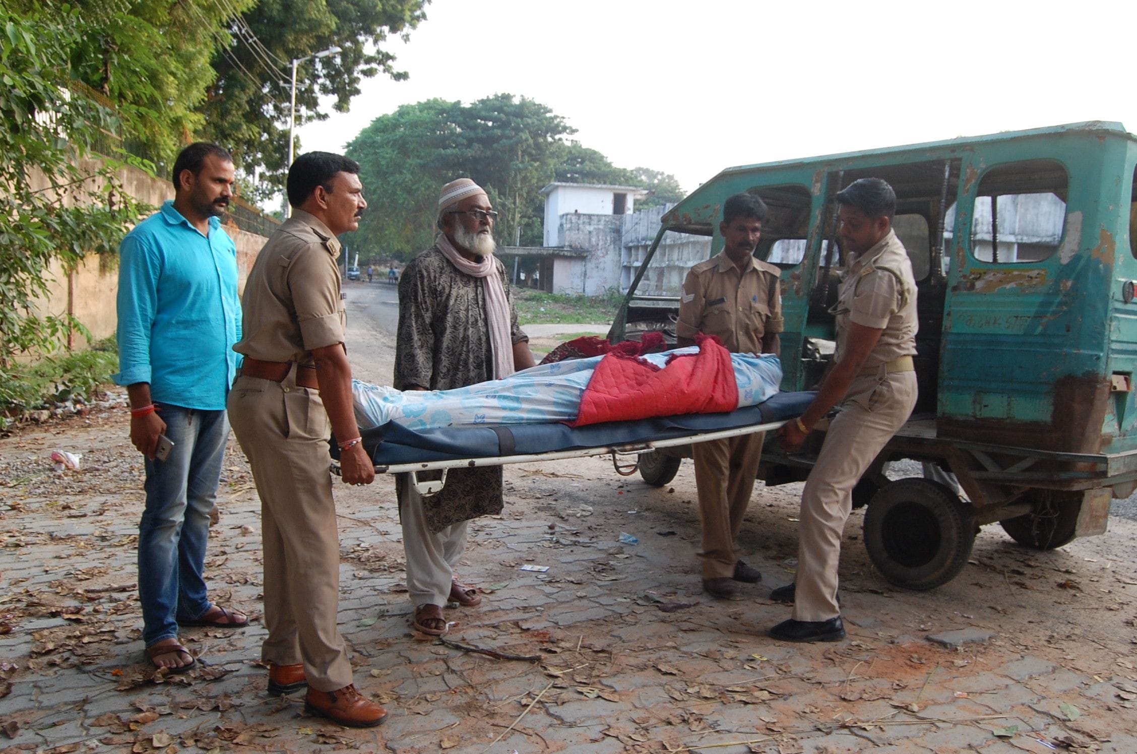 pratibha body taken to hospital from tempo