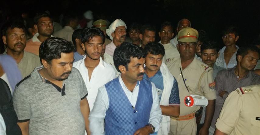 Villagers put the jam, accused of murder