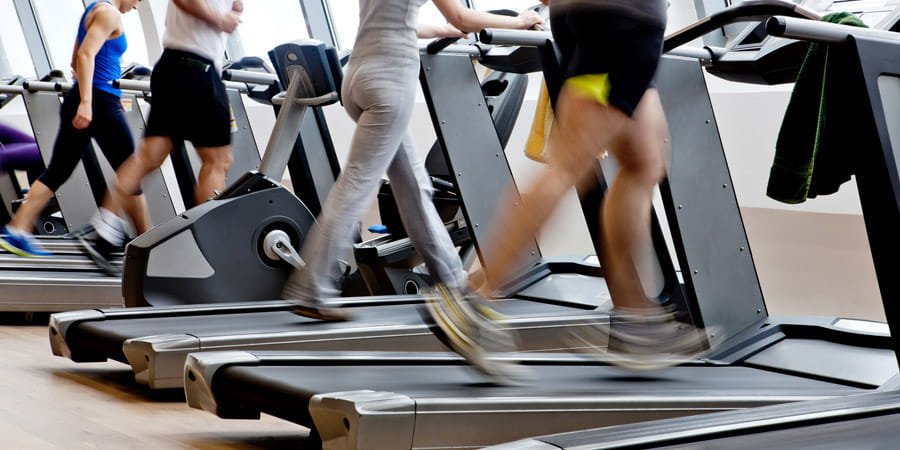 five mistakes done by people during exercise on treadmill may be harmfull for body
