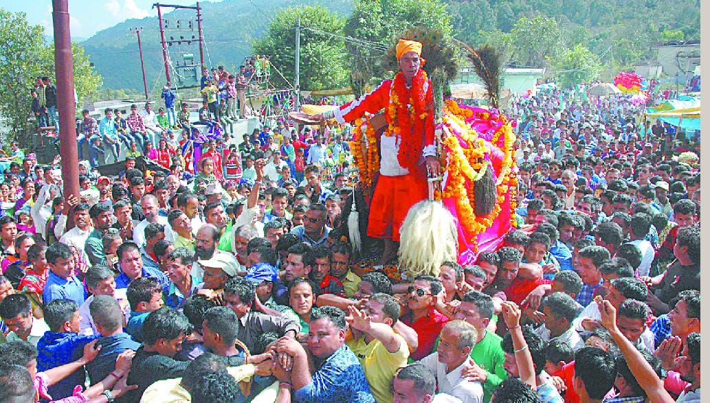 Thousands of people descended on the fair Chaupankia Sonaptty