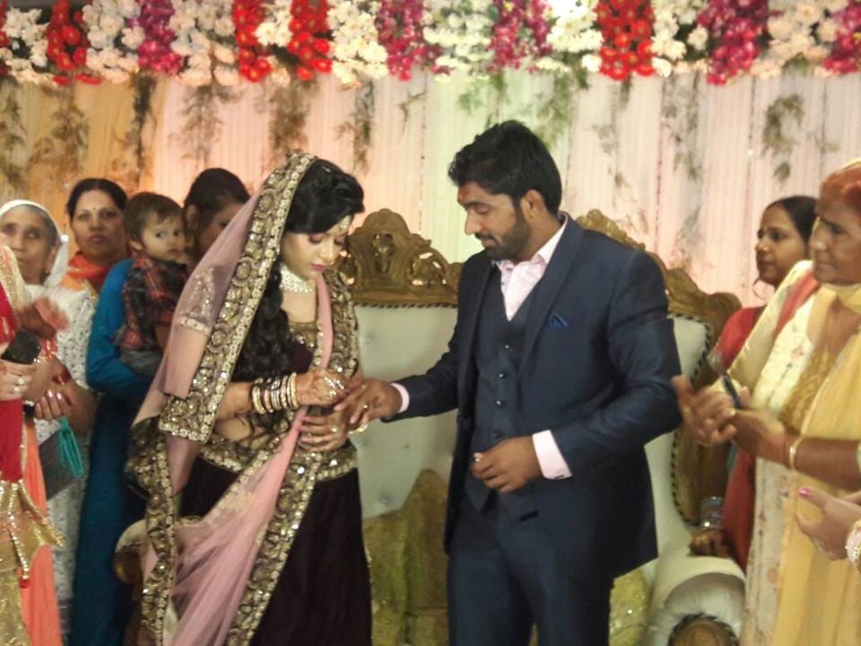 olympic medalist wrestler yogeshwar dutt ring ceramony pictures