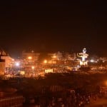 परेड मैदान में रावण के पुतला दहन के समय उमड़ी भीड़, कानपुर