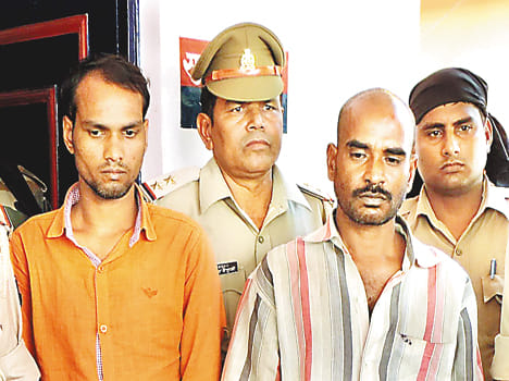 Three women and five arrested for looting