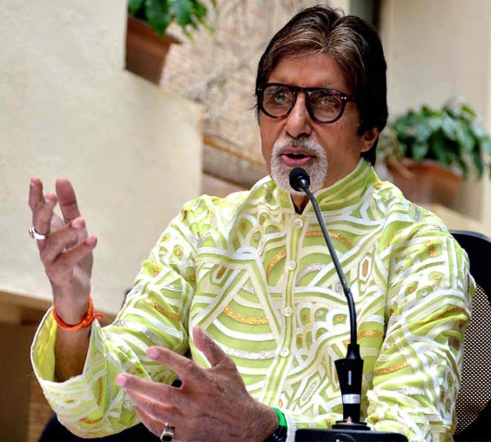 amitabh bachchan don't cut cake on his birthday 