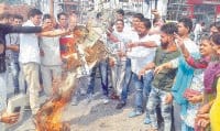 attack, ashok tanwar,  protest, congress, hudda, kurukshetra