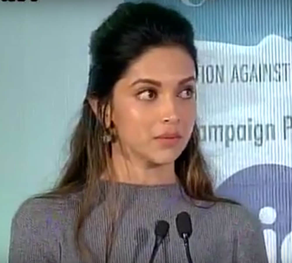 Deepika padukone breaks down in public