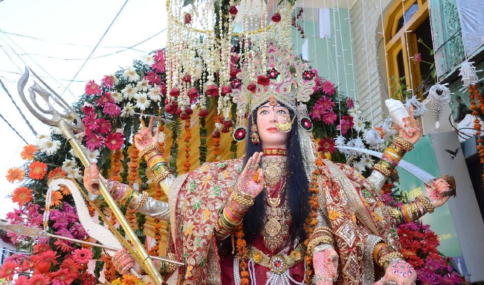 After the procession of Durga belonged Mahaarti