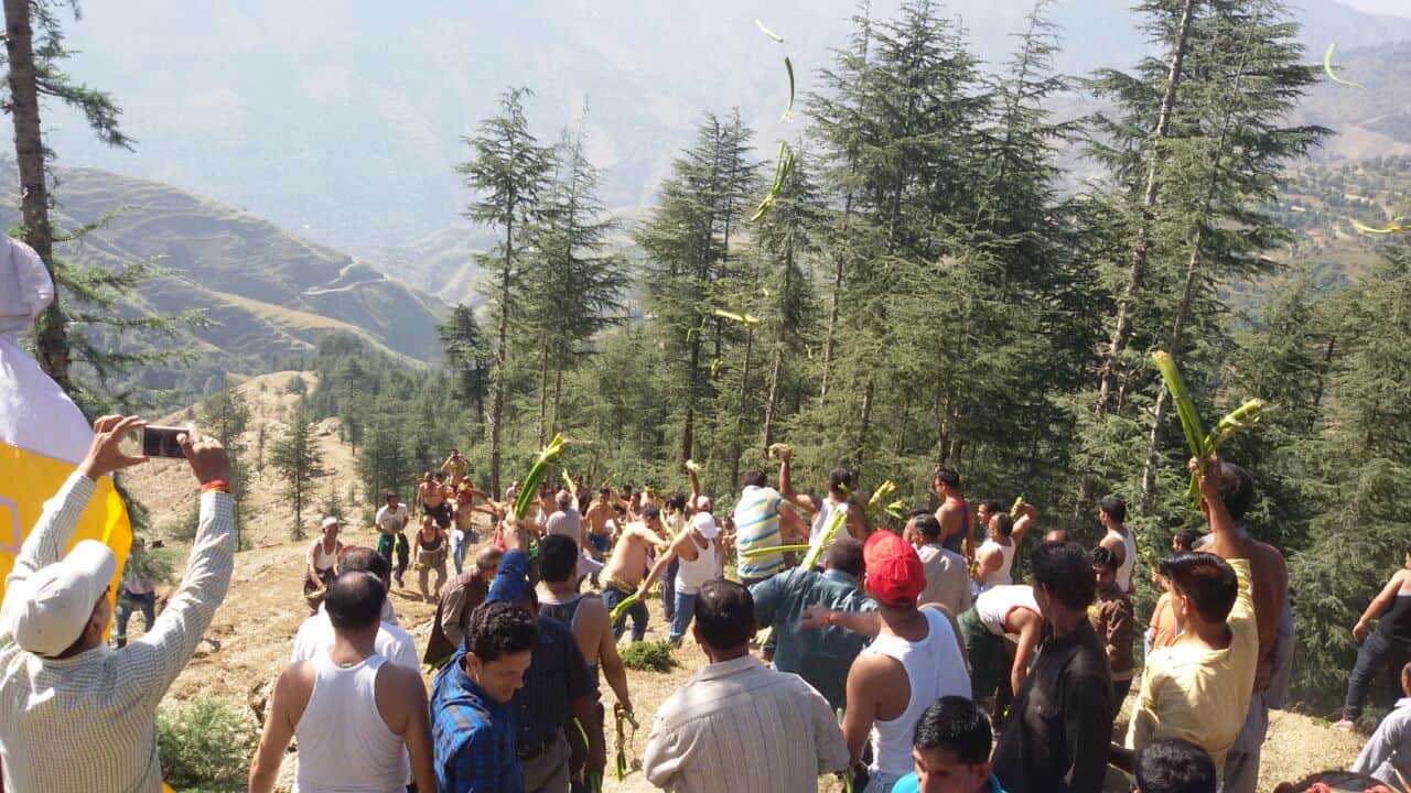 Dussehra 2019 Villagers Doing war on Vijayadashami in jaunsar bawar uttarakhand