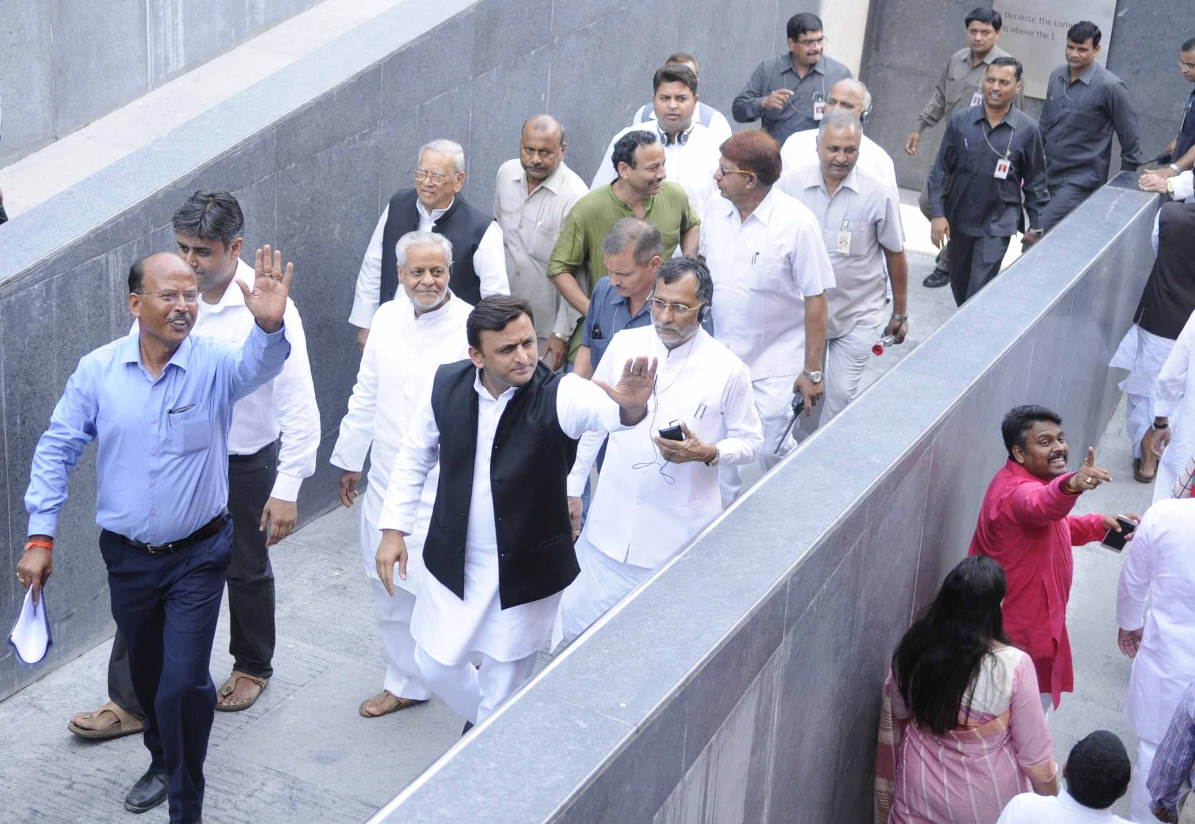 akhilesh yadav inaugurates jp center museum