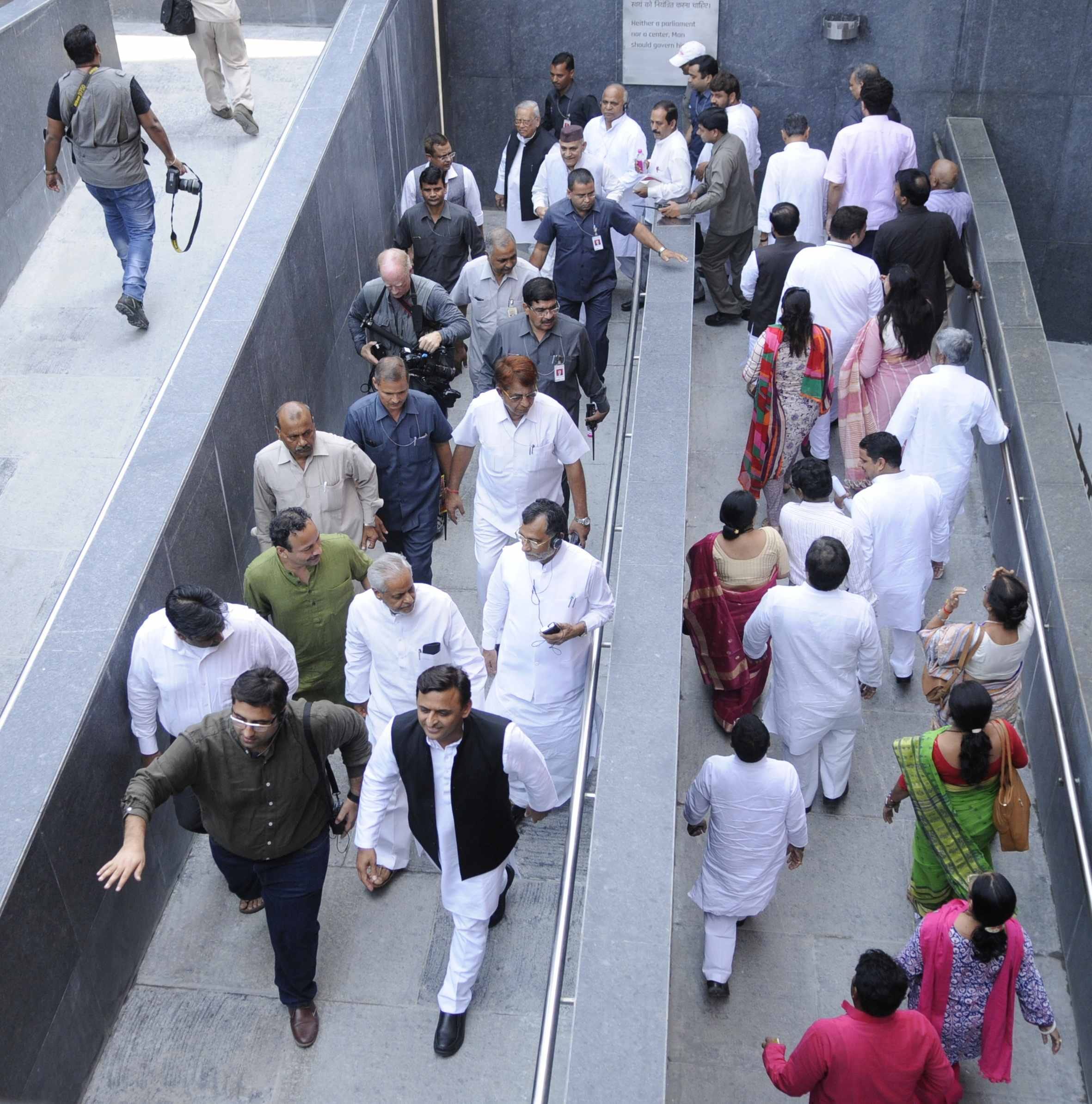 akhilesh yadav inaugurates jp center museum