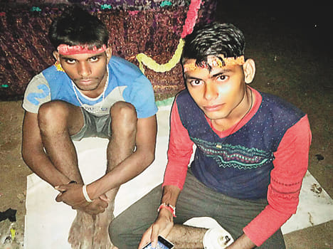 women save two youth life withh saree