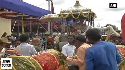 Dussehra Puja with royal splendor in Mysuru