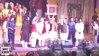 pm modi celebrates dushehra in lucknow
