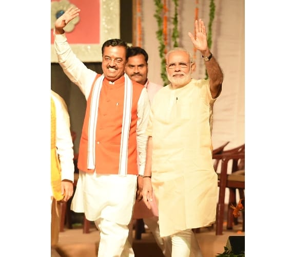modi worships ram in ramleela