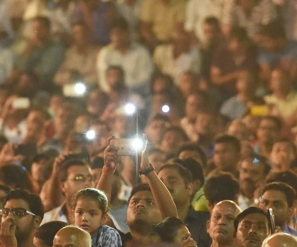 modi worships ram in ramleela