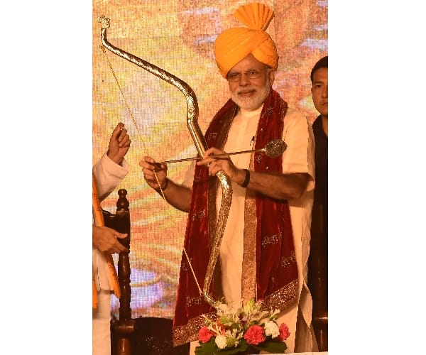 narendra modi in lucknow pics.