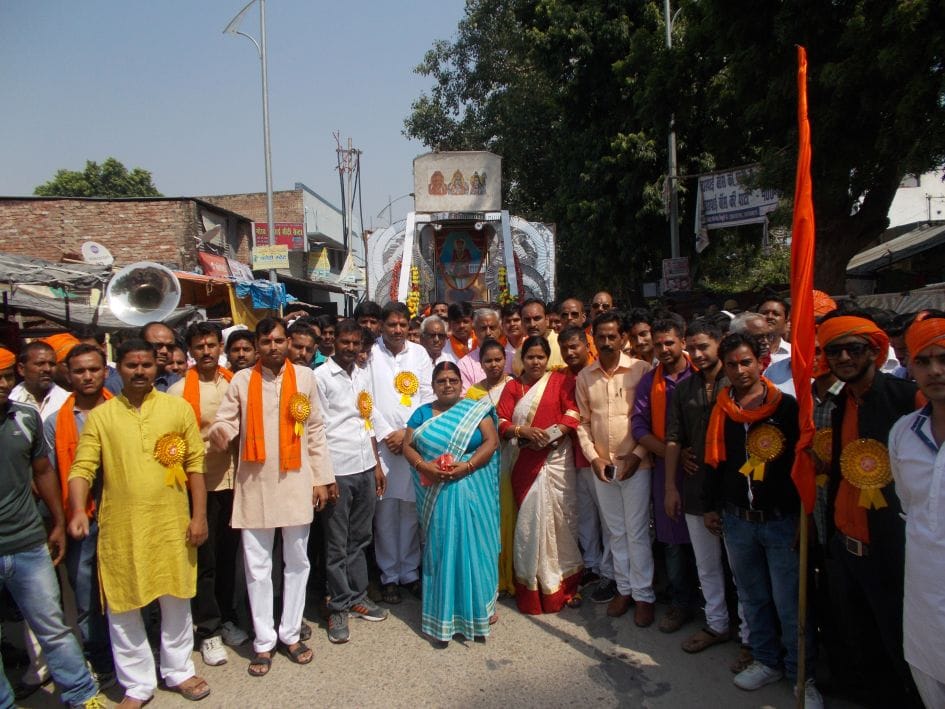 Singh stepped out of the Maharaja of fanfare procession