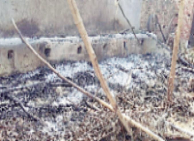 khidaki kholne par bawal