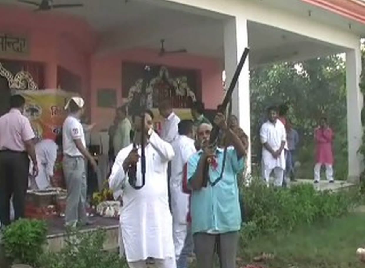 firing in shastr poojan 