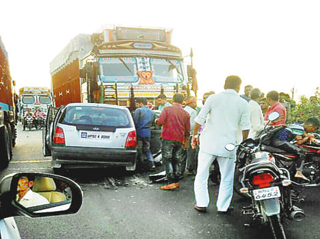 Veterinary officer killed in truck collision