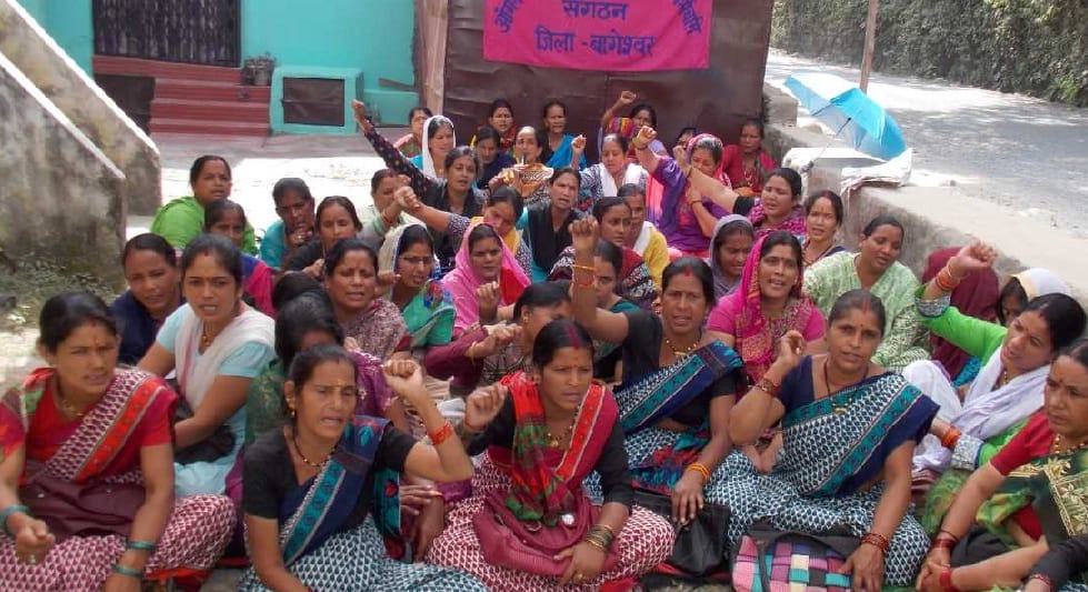Anganwadi the indefinite dharna continues Carykrtrion