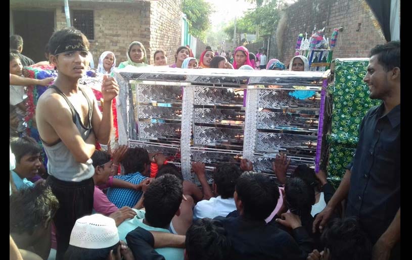 many injured of two community's in UP's Bareilly