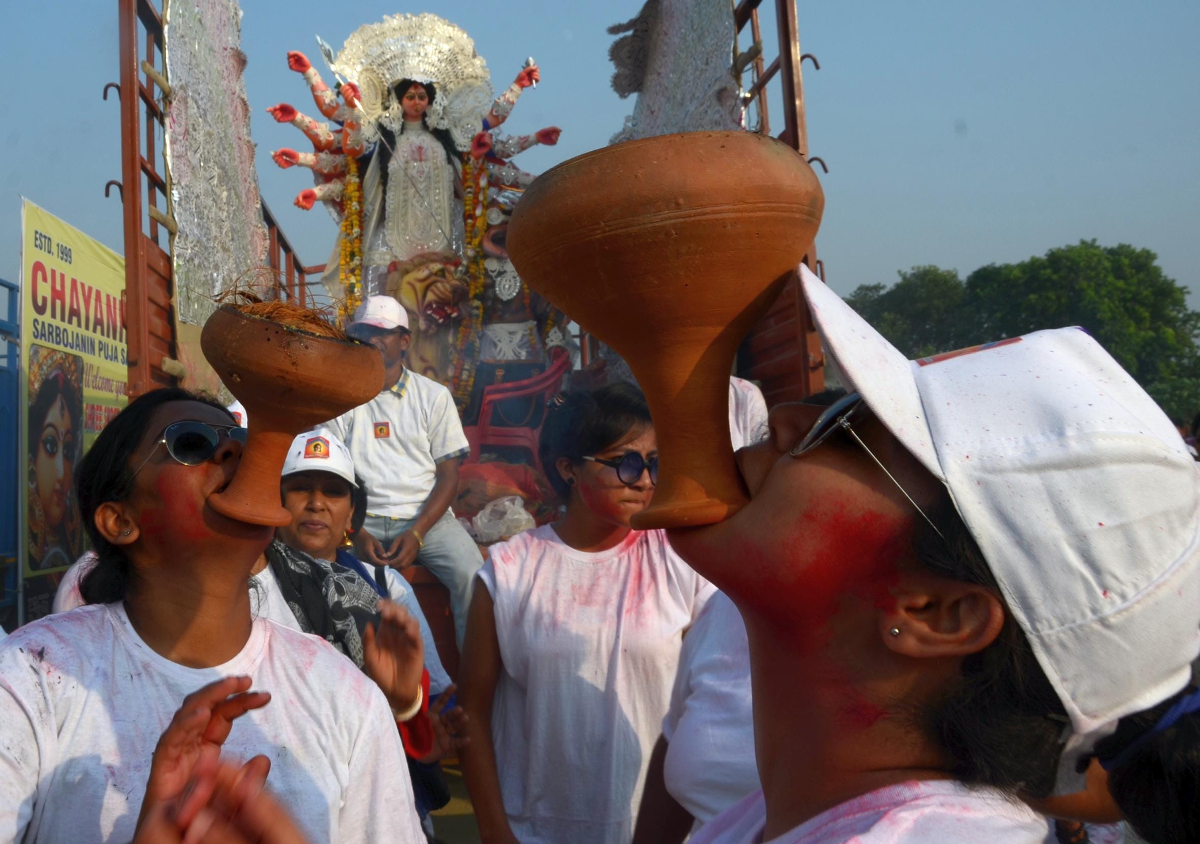 durga idol immersion in lucknow