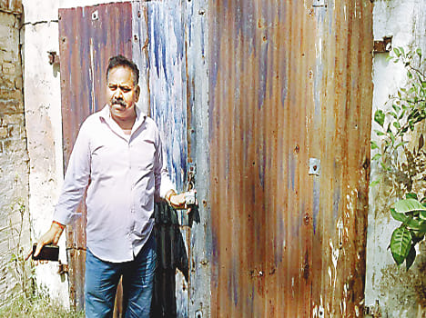 theft in railway enjineer house