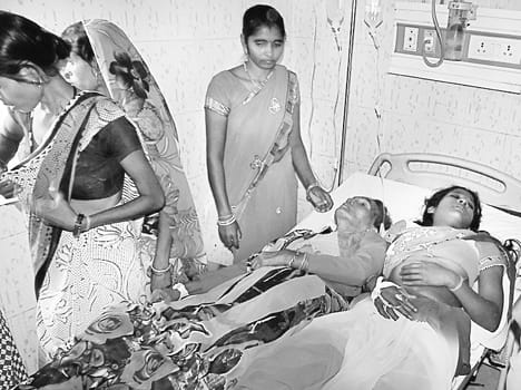 Tractor-trolley upturned, 31 injured