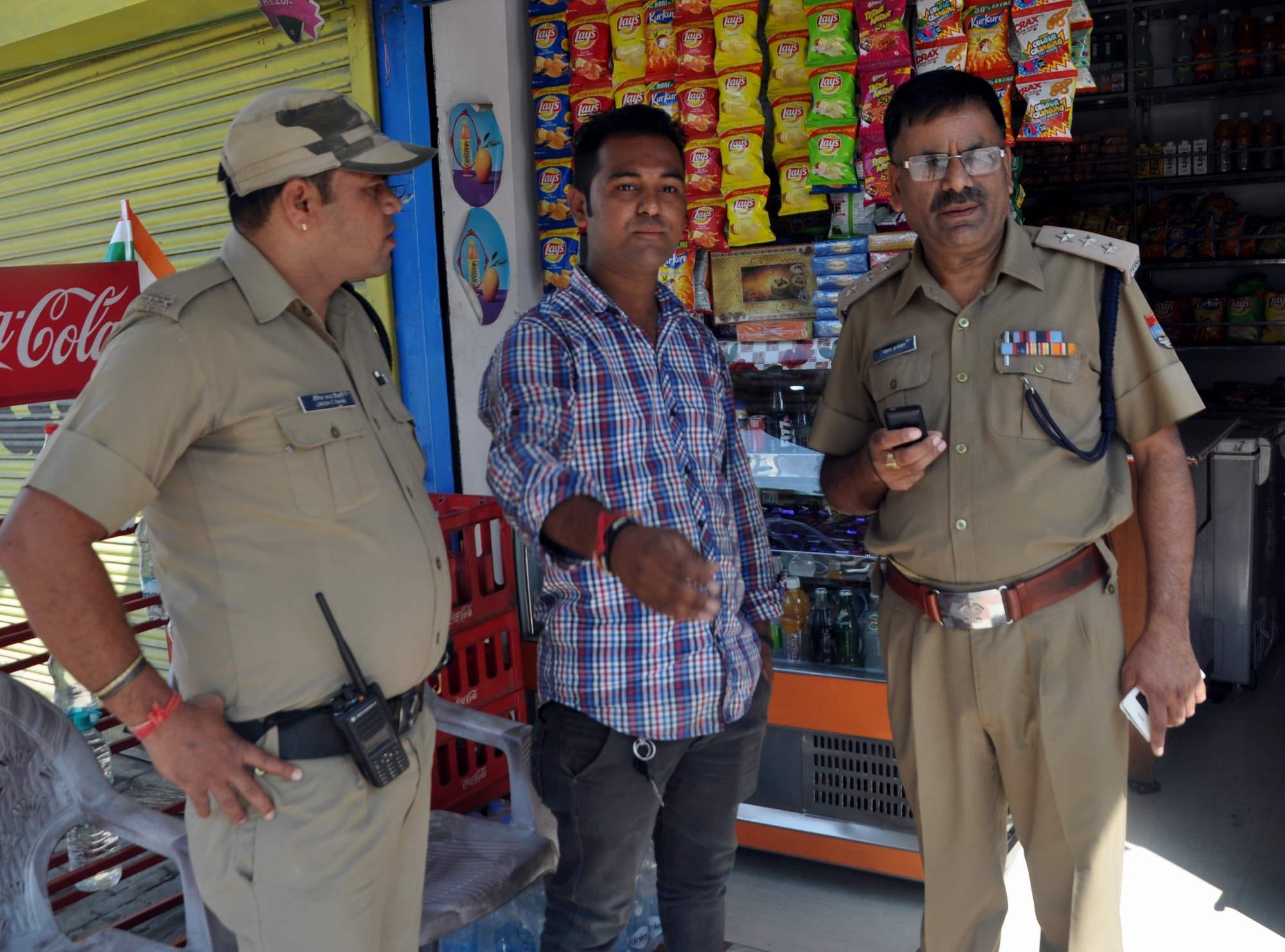 firing and loot in rishikesh.
