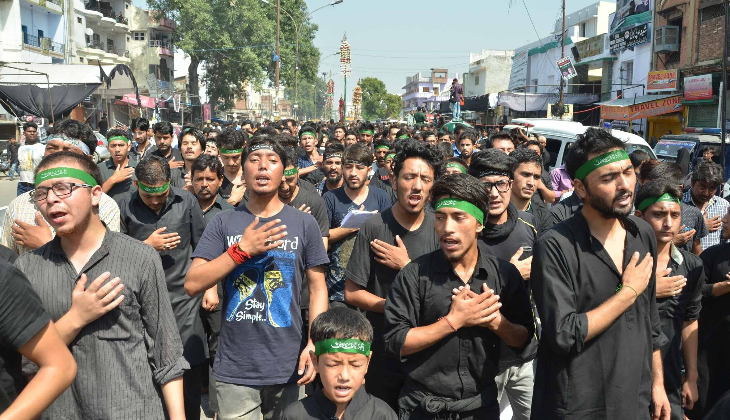 pictures of muharram juloos in lucknow