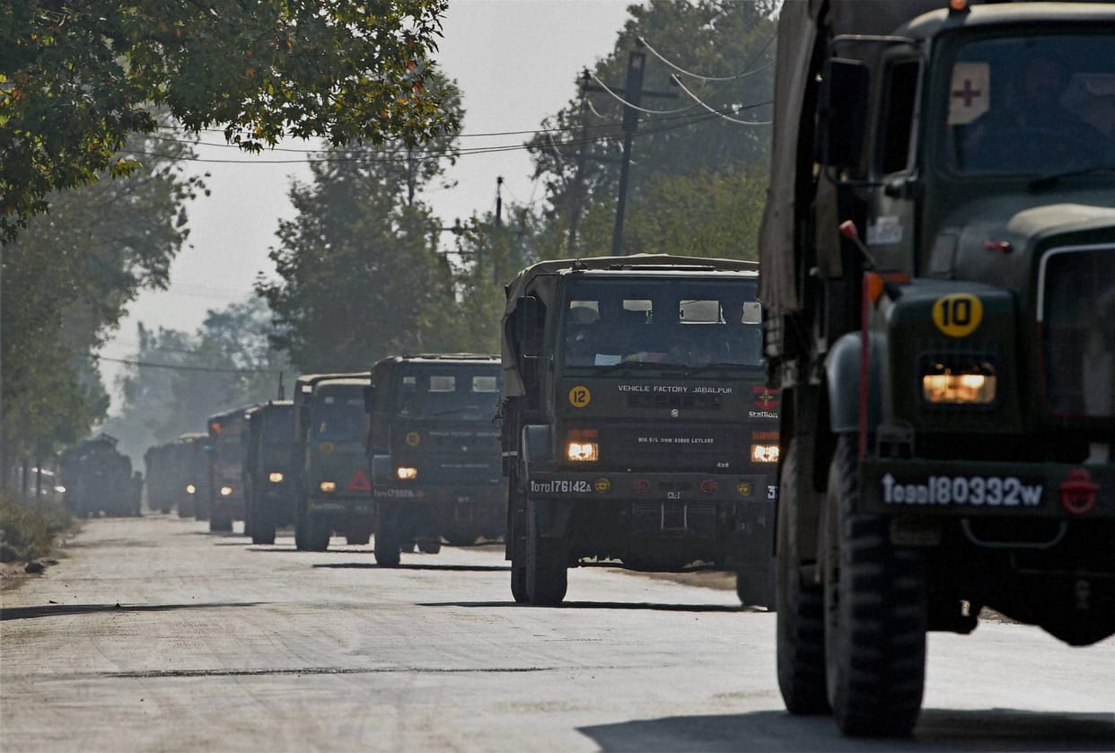 attack on army convoy in anantnag of south kashmir