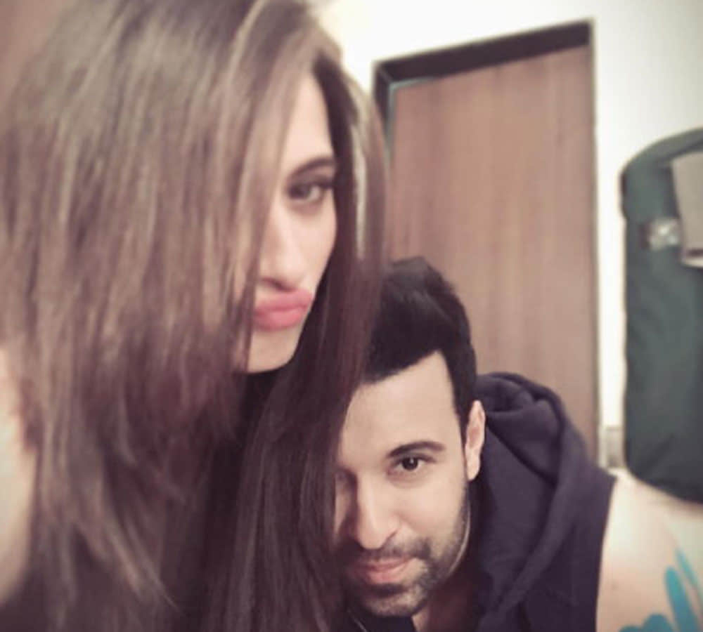 snjida seikh and amir ali share intimate photo