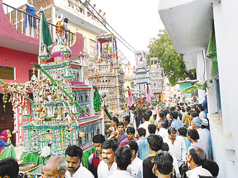 E has delivered around Karbala tears Tajiye