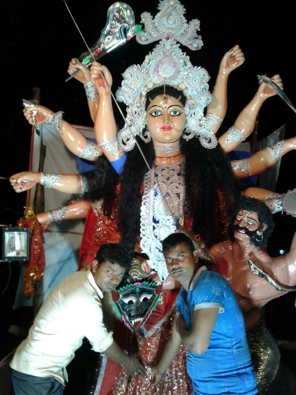  The farewell to the mother Ambe 