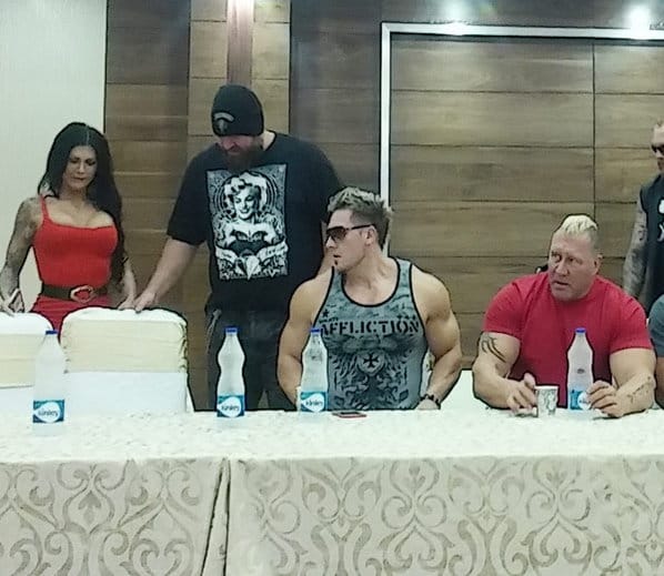 wrestler brody steele open challange to wwe champion the great khali after beaten in hotel room
